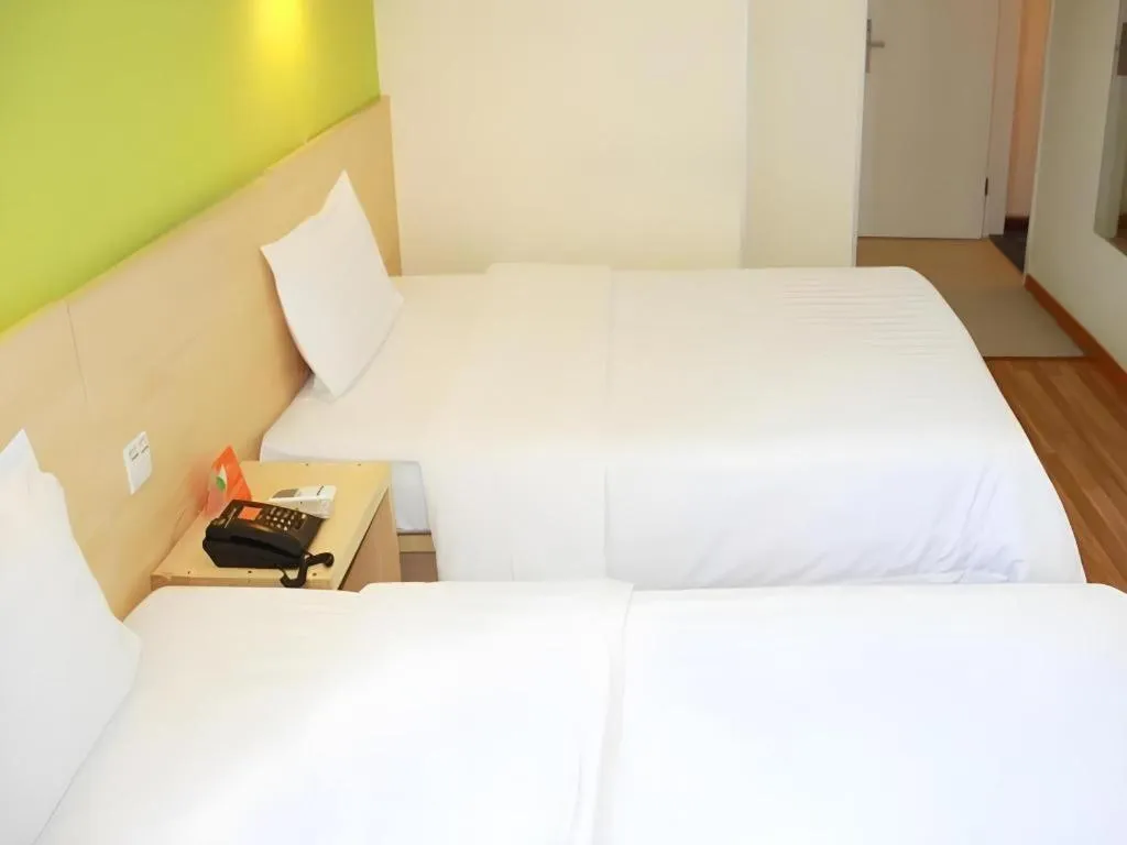 Bed in 7 Days Inn Changsha Pedestrian Street Nanmenkou Metro Station