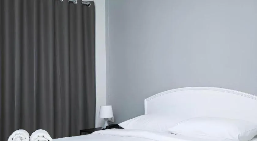 Bed in Crystal Hotel Huahin