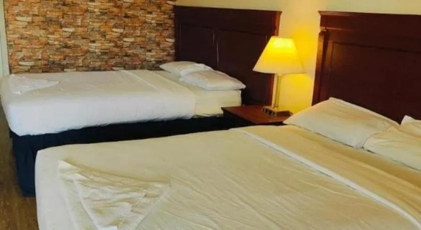 Bed in Niagara Best Inn