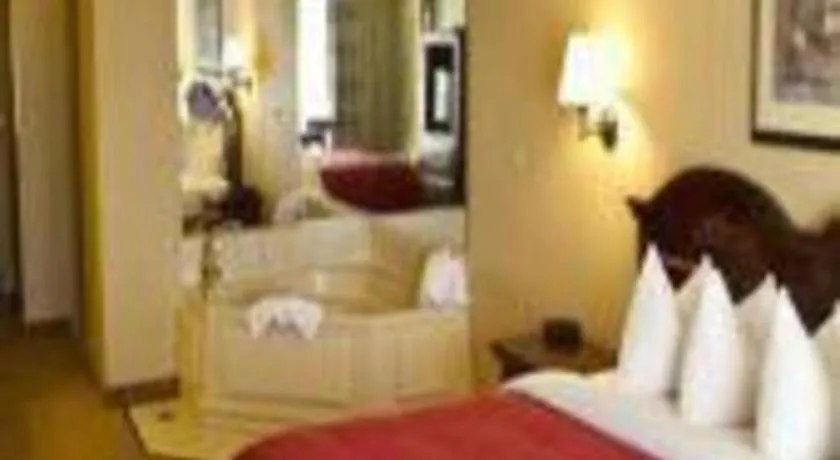 Bed in Niagara Best Inn