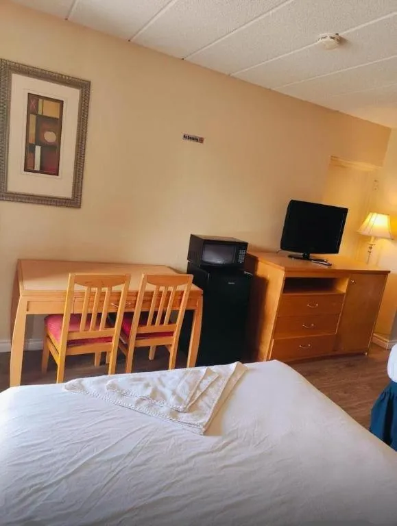 Bed in Niagara Best Inn