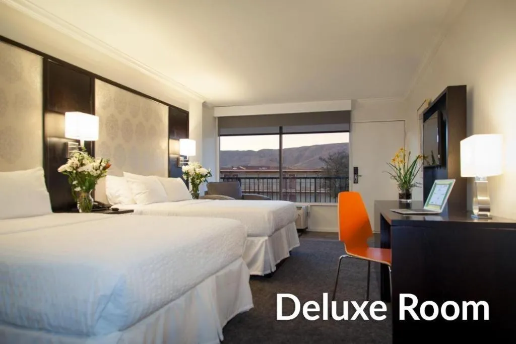 Bed in Park Pointe Hotel