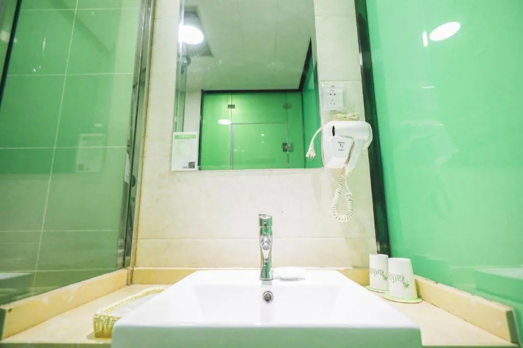 Vatica HeFei Baishuiba BHG Hotel