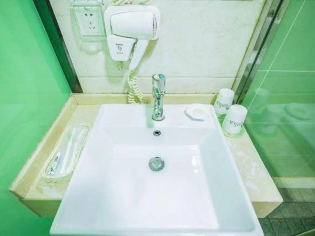 Vatica HeFei Baishuiba BHG Hotel