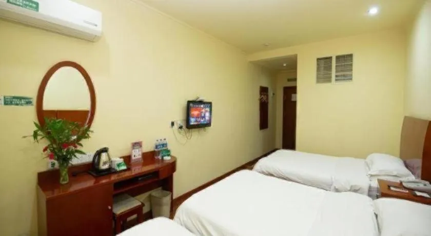 Bed in GreenTree Inn Chaoyang Shuangta District Bus Station