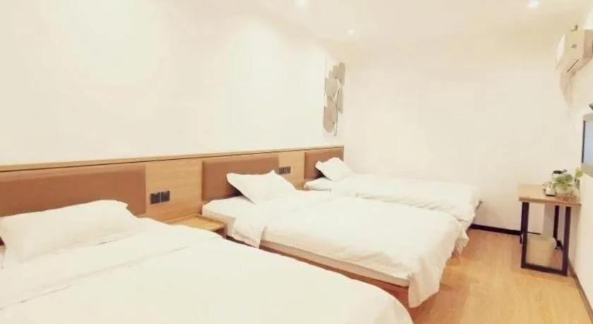 Bed in GreenTree Inn Chaoyang Shuangta District Bus Station