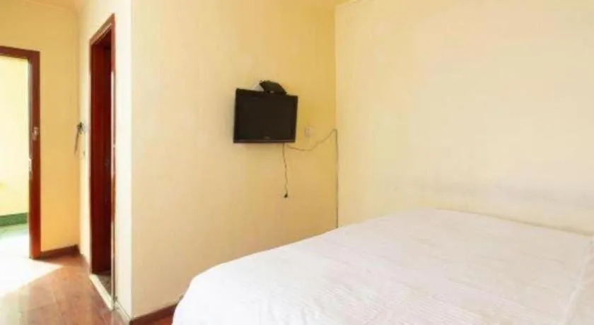 Bed in GreenTree Inn Chaoyang Shuangta District Bus Station