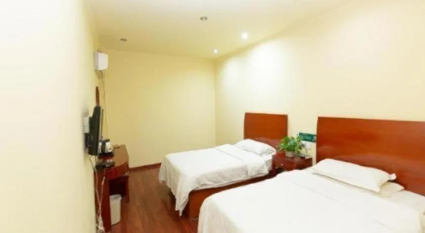 Bed in GreenTree Inn Chaoyang Shuangta District Bus Station
