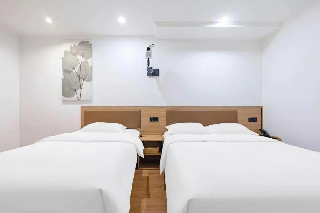 Bed in GreenTree Inn Chaoyang Shuangta District Bus Station