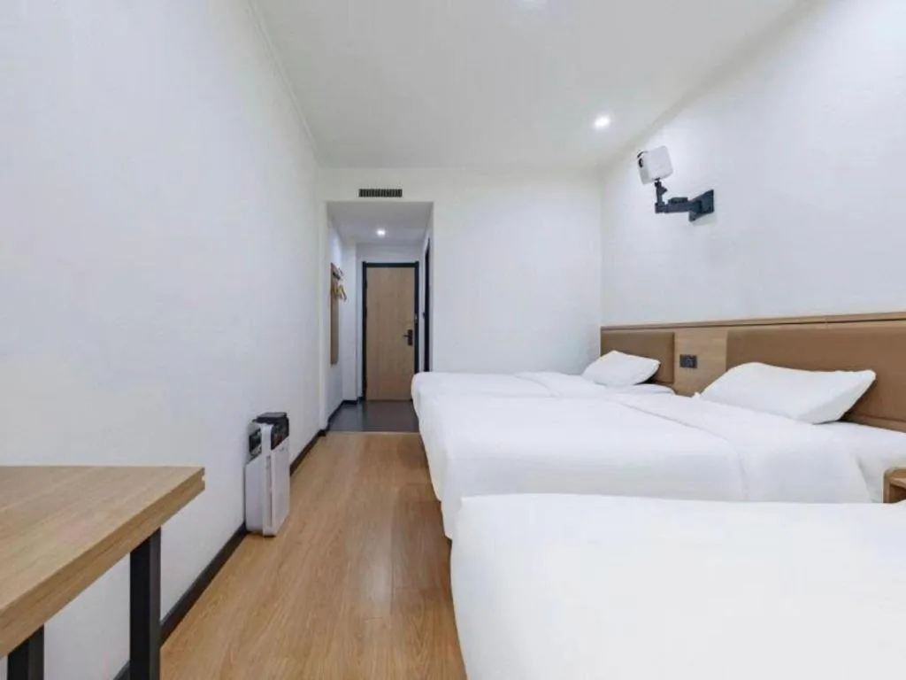 Bed in GreenTree Inn Chaoyang Shuangta District Bus Station