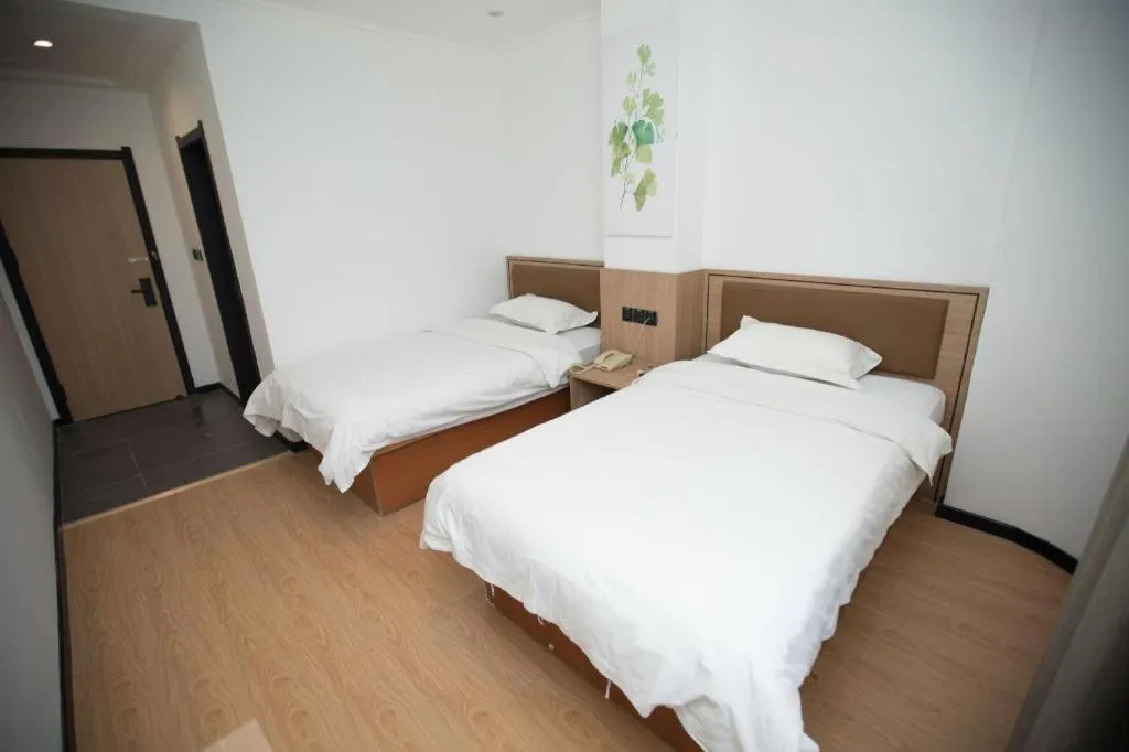 Bed in GreenTree Inn Chaoyang Shuangta District Bus Station