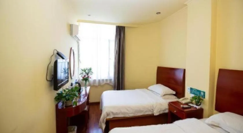 Bed in GreenTree Inn Chaoyang Shuangta District Bus Station