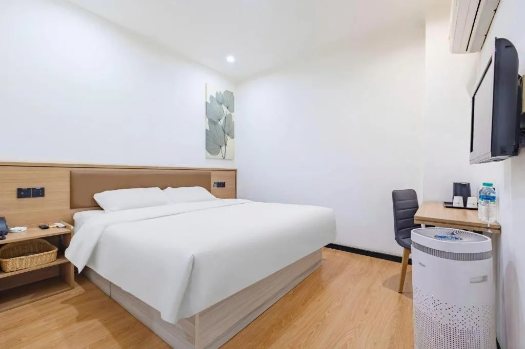 Bed in GreenTree Inn Chaoyang Shuangta District Bus Station