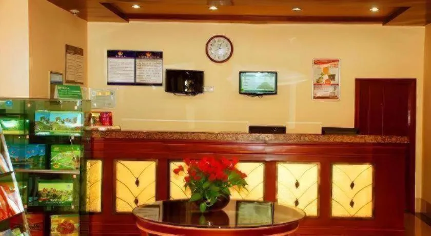 GreenTree Inn Chaoyang Shuangta District Bus Station