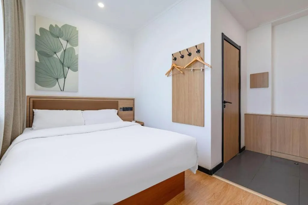 Bed in GreenTree Inn Chaoyang Shuangta District Bus Station