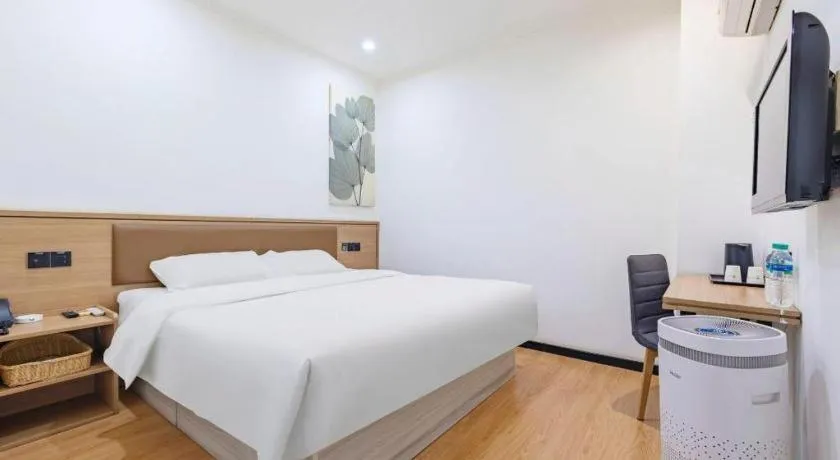 Bed in GreenTree Inn Chaoyang Shuangta District Bus Station