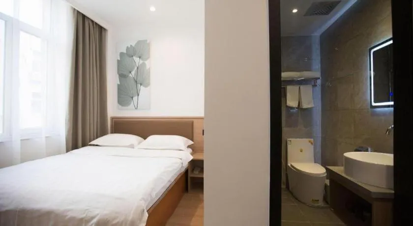 Bed in GreenTree Inn Chaoyang Shuangta District Bus Station