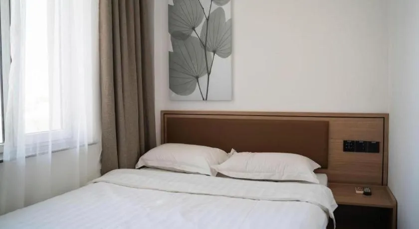 Bed in GreenTree Inn Chaoyang Shuangta District Bus Station