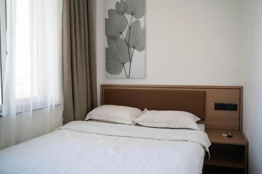 Bed in GreenTree Inn Chaoyang Shuangta District Bus Station