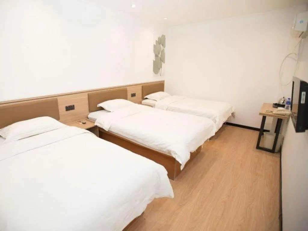 Bed in GreenTree Inn Chaoyang Shuangta District Bus Station