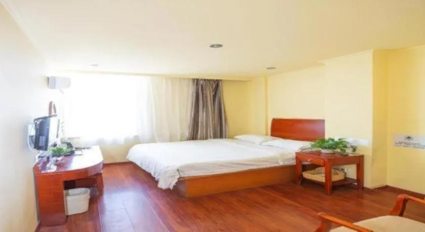 Bed in GreenTree Inn Chaoyang Shuangta District Bus Station