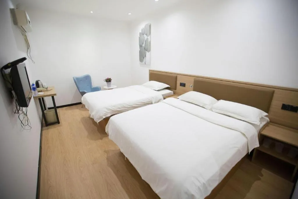 Bed in GreenTree Inn Chaoyang Shuangta District Bus Station