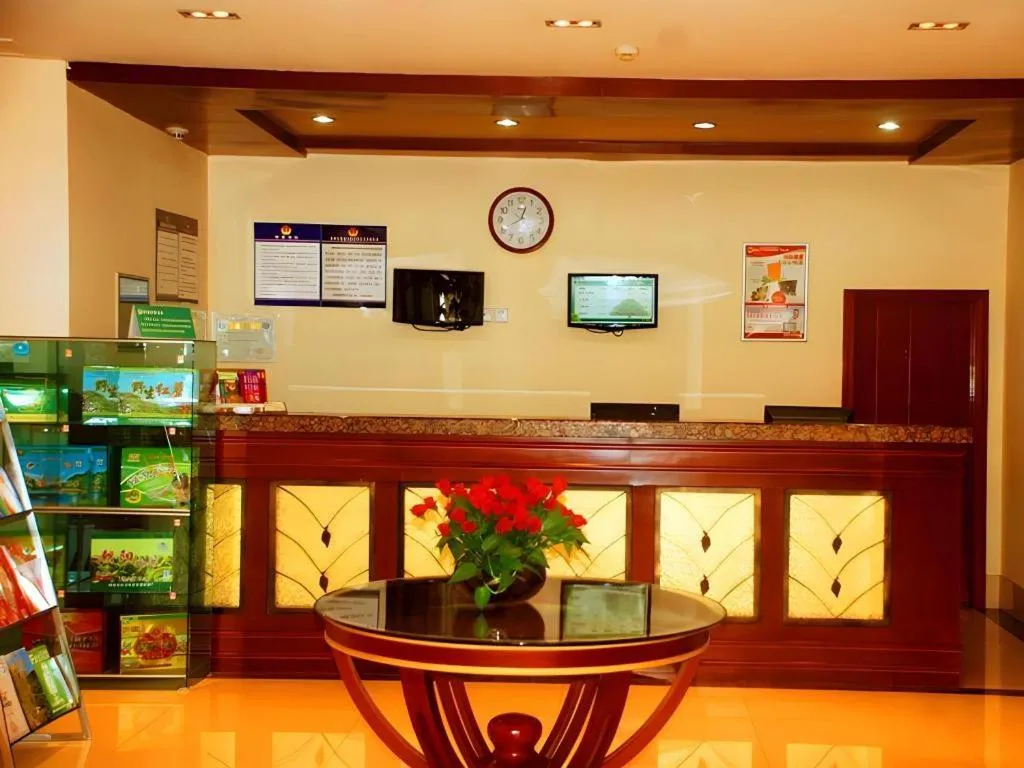 GreenTree Inn Chaoyang Shuangta District Bus Station