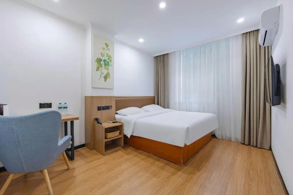 Bed in GreenTree Inn Chaoyang Shuangta District Bus Station