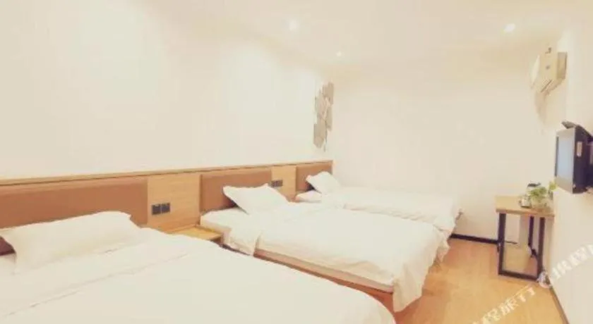 Bed in GreenTree Inn Chaoyang Shuangta District Bus Station