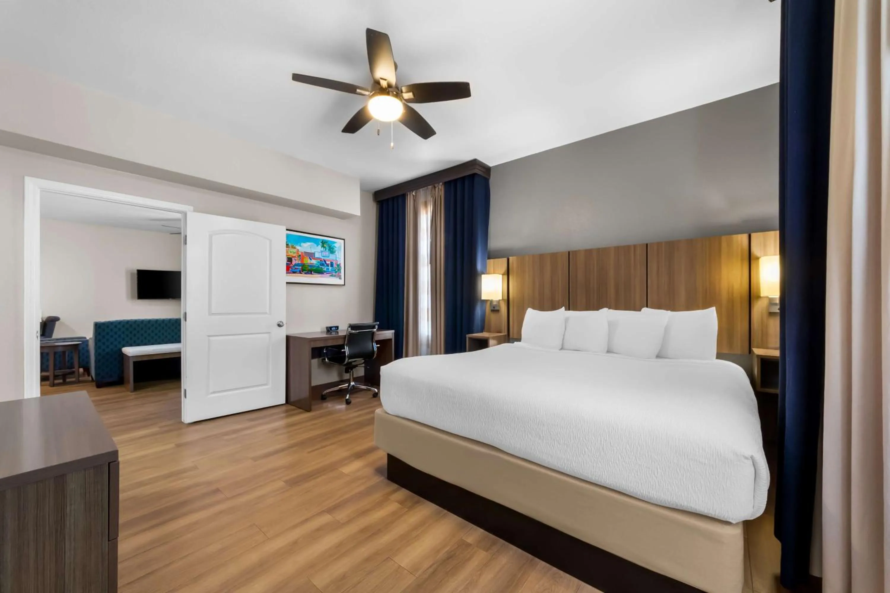 Photo of the whole room, Bed in Best Western Port Aransas