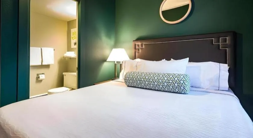 Bed in The Oxford Seattle-Downtown