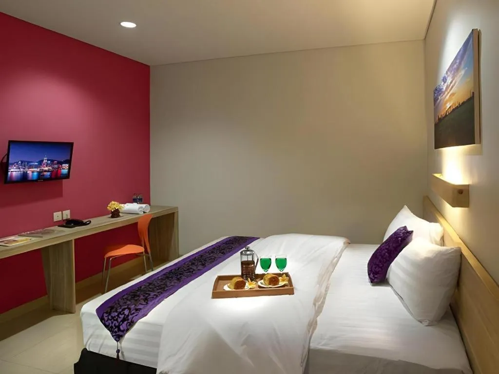 Bed in Life Puri Hotel Surabaya