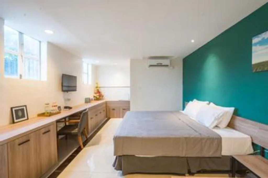 Bed in Life Puri Hotel Surabaya