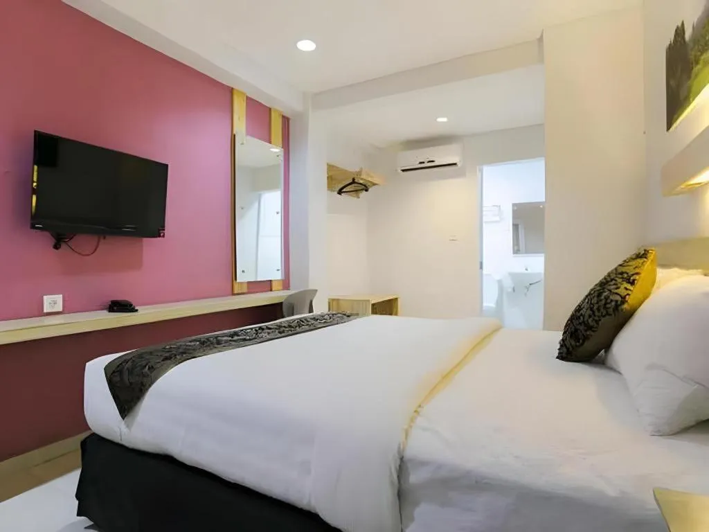 Bed in Life Puri Hotel Surabaya