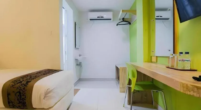 Bed in Life Puri Hotel Surabaya
