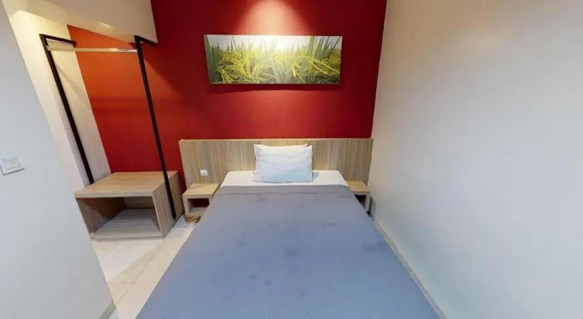 Bed in Life Puri Hotel Surabaya