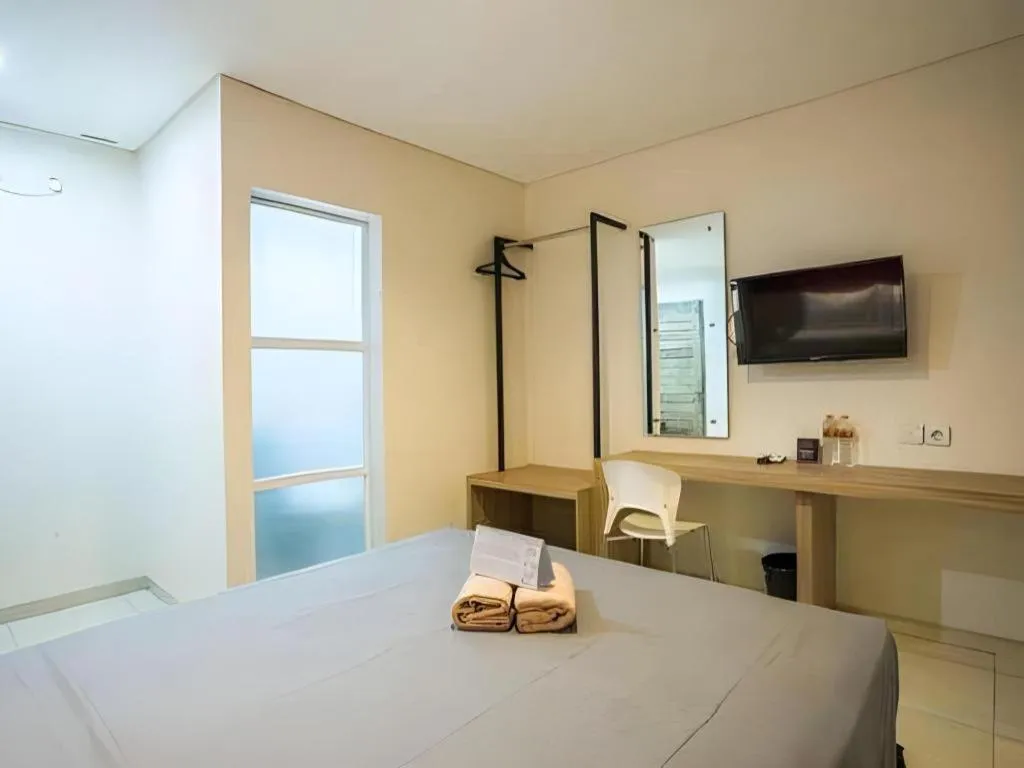 Bed in Life Puri Hotel Surabaya