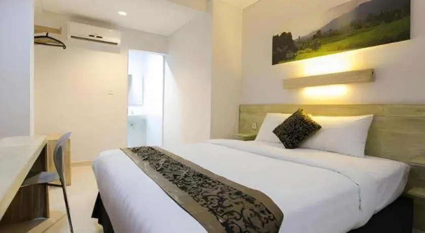 Bed in Life Puri Hotel Surabaya