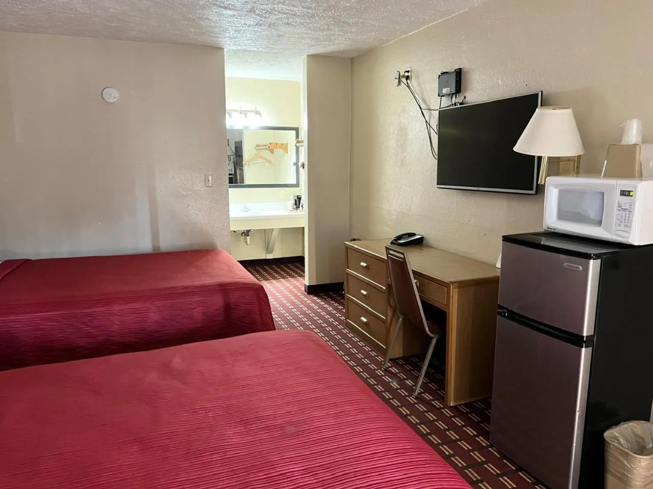 Bed in Economy Inn McCook