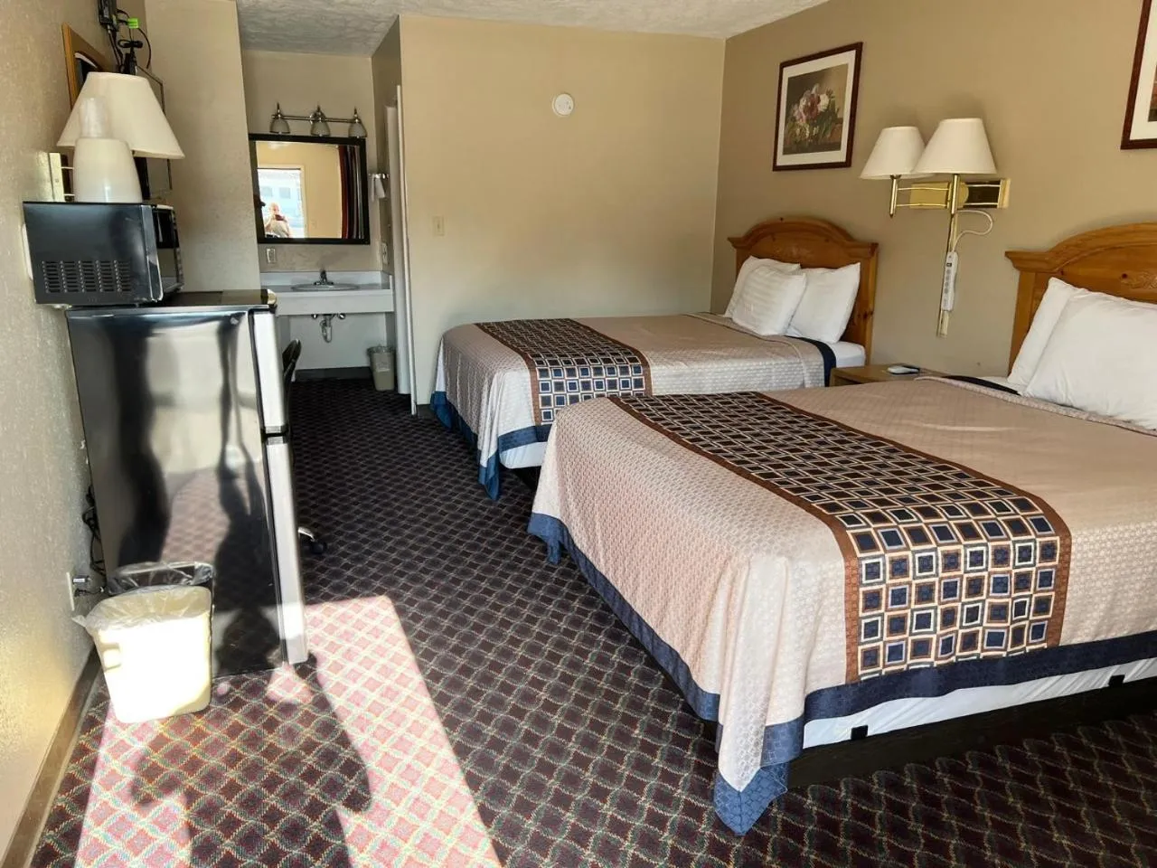 Bed in Economy Inn McCook