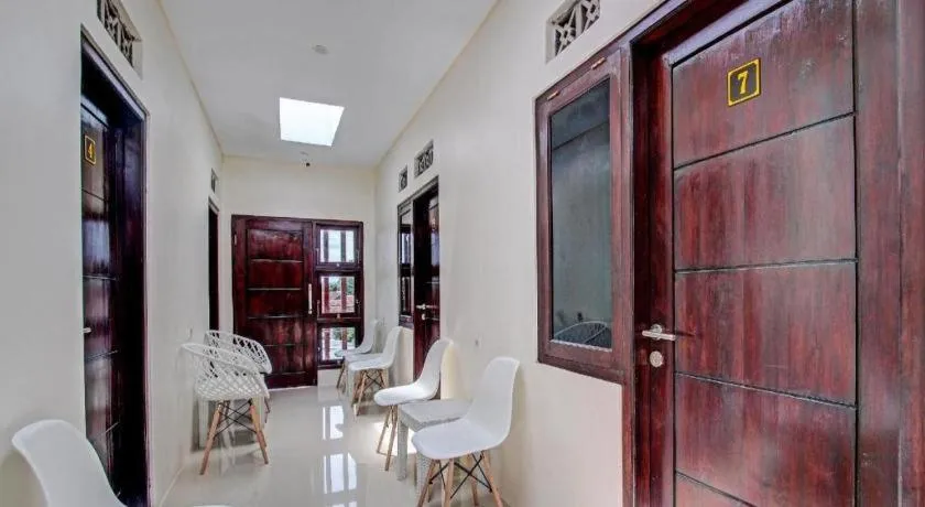 Super OYO 91816 Griya Putih