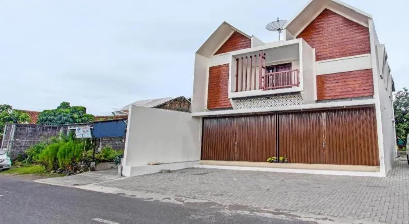 Super OYO 91816 Griya Putih