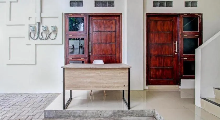 Super OYO 91816 Griya Putih