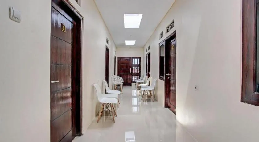 Super OYO 91816 Griya Putih