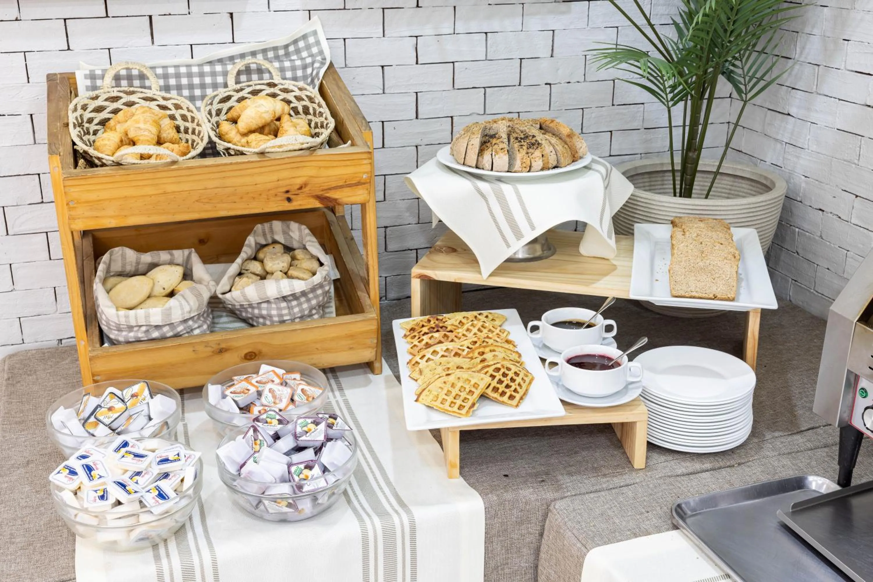 Buffet breakfast in Hotel Gran Palace