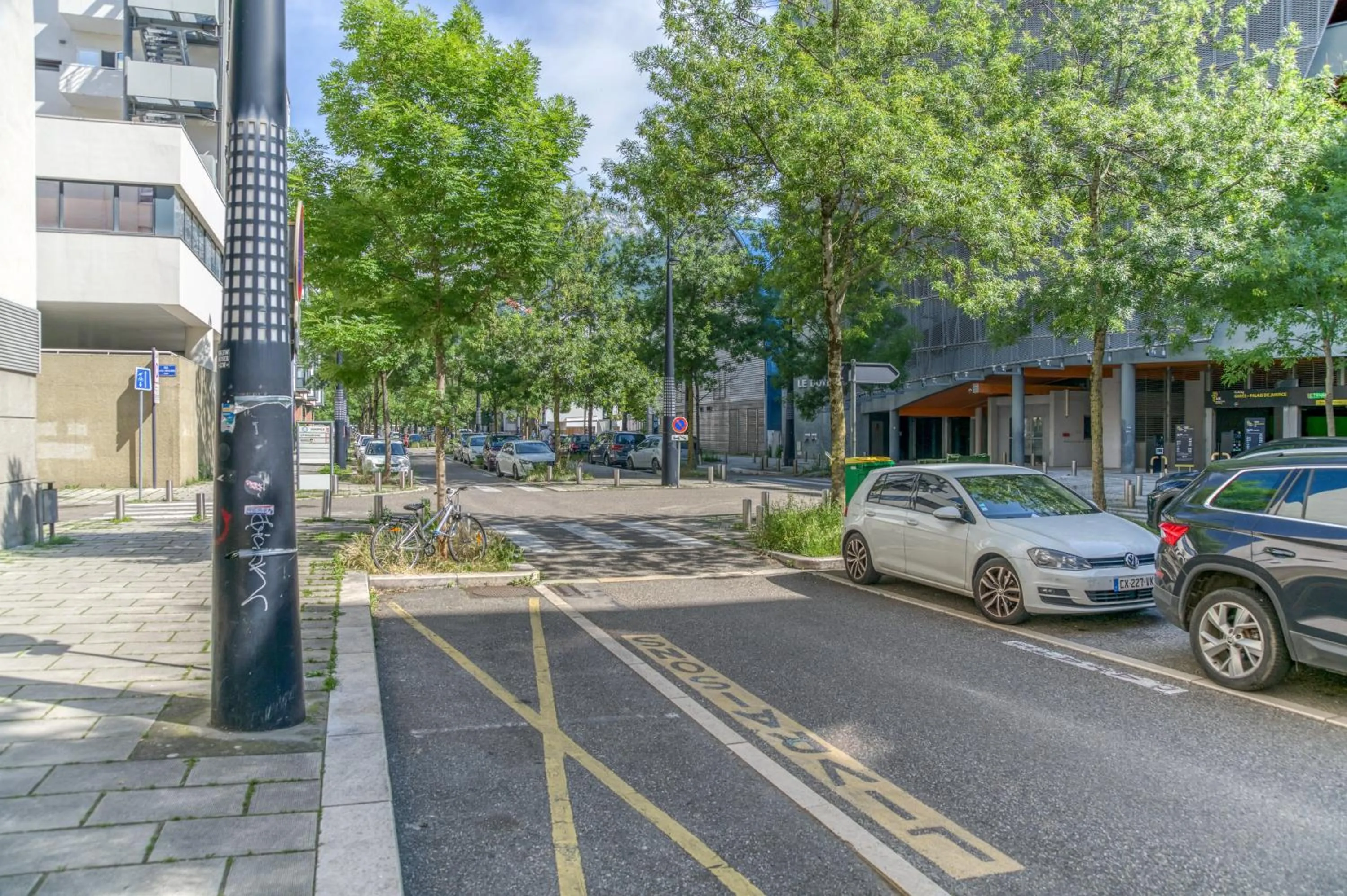 Parking in R'Apparts T2 Le New York