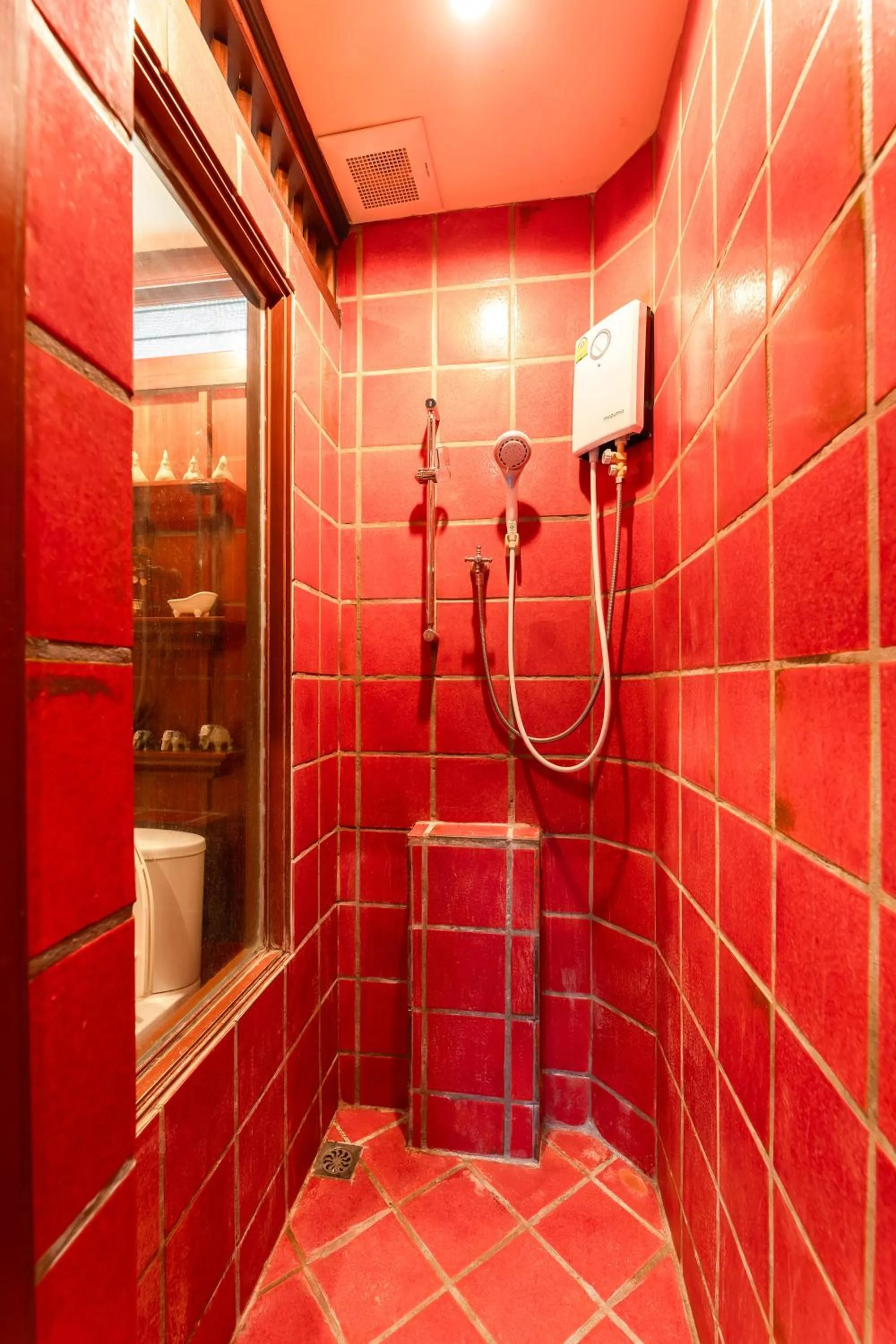 Shower in Guru Resort Chiang Mai