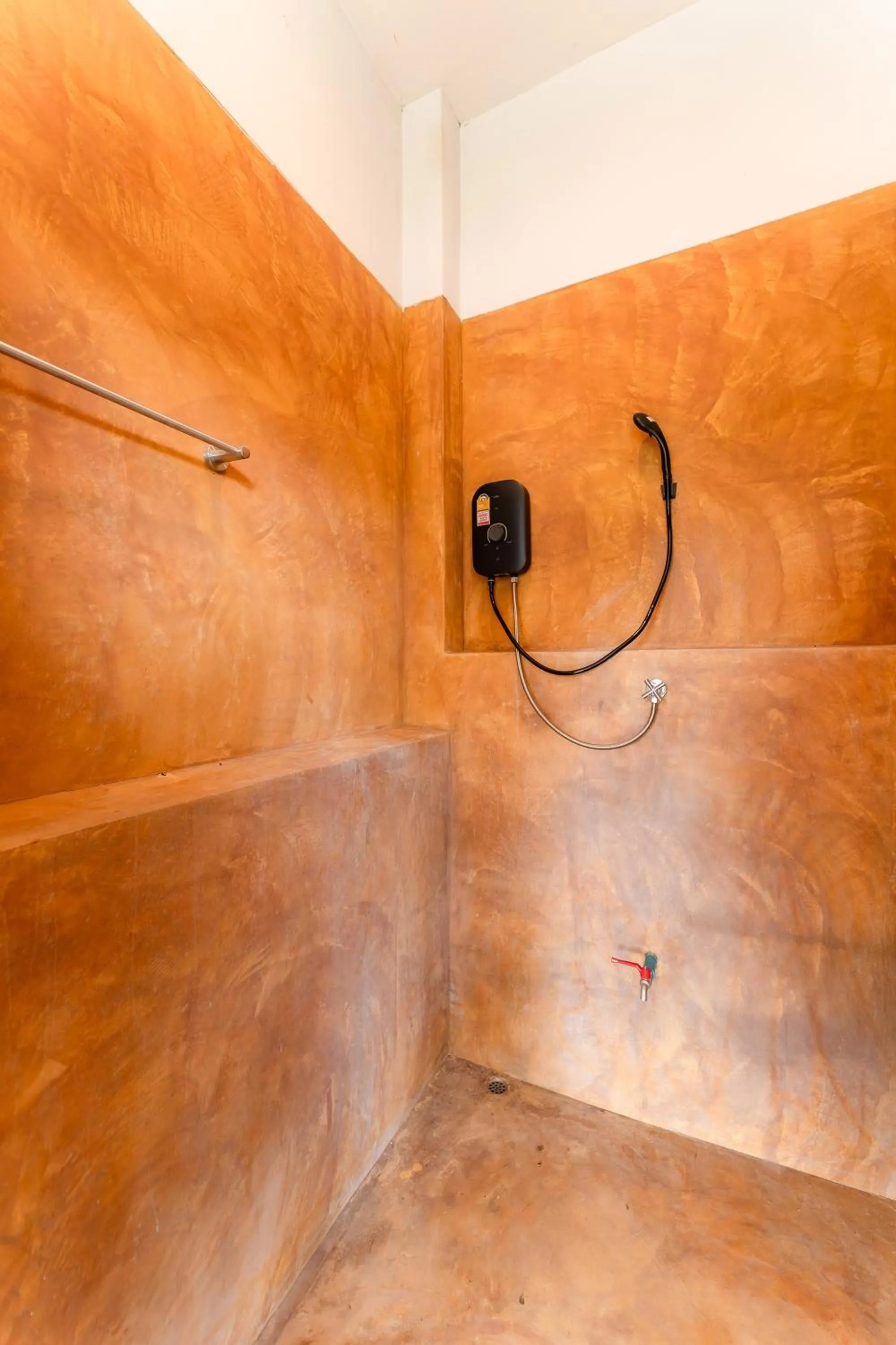 Shower in Guru Resort Chiang Mai