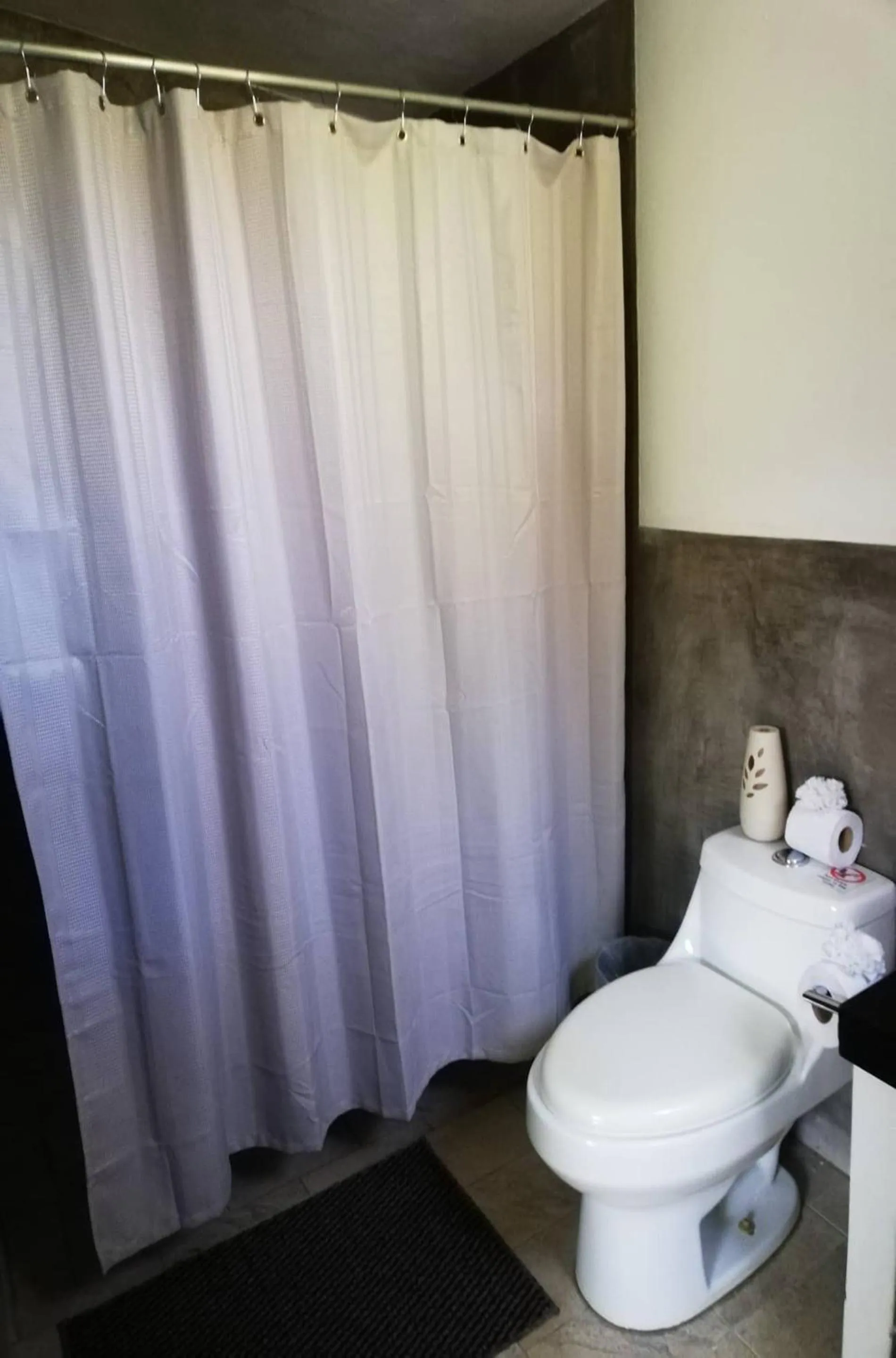 Bathroom in Green Sanctuary Hotel