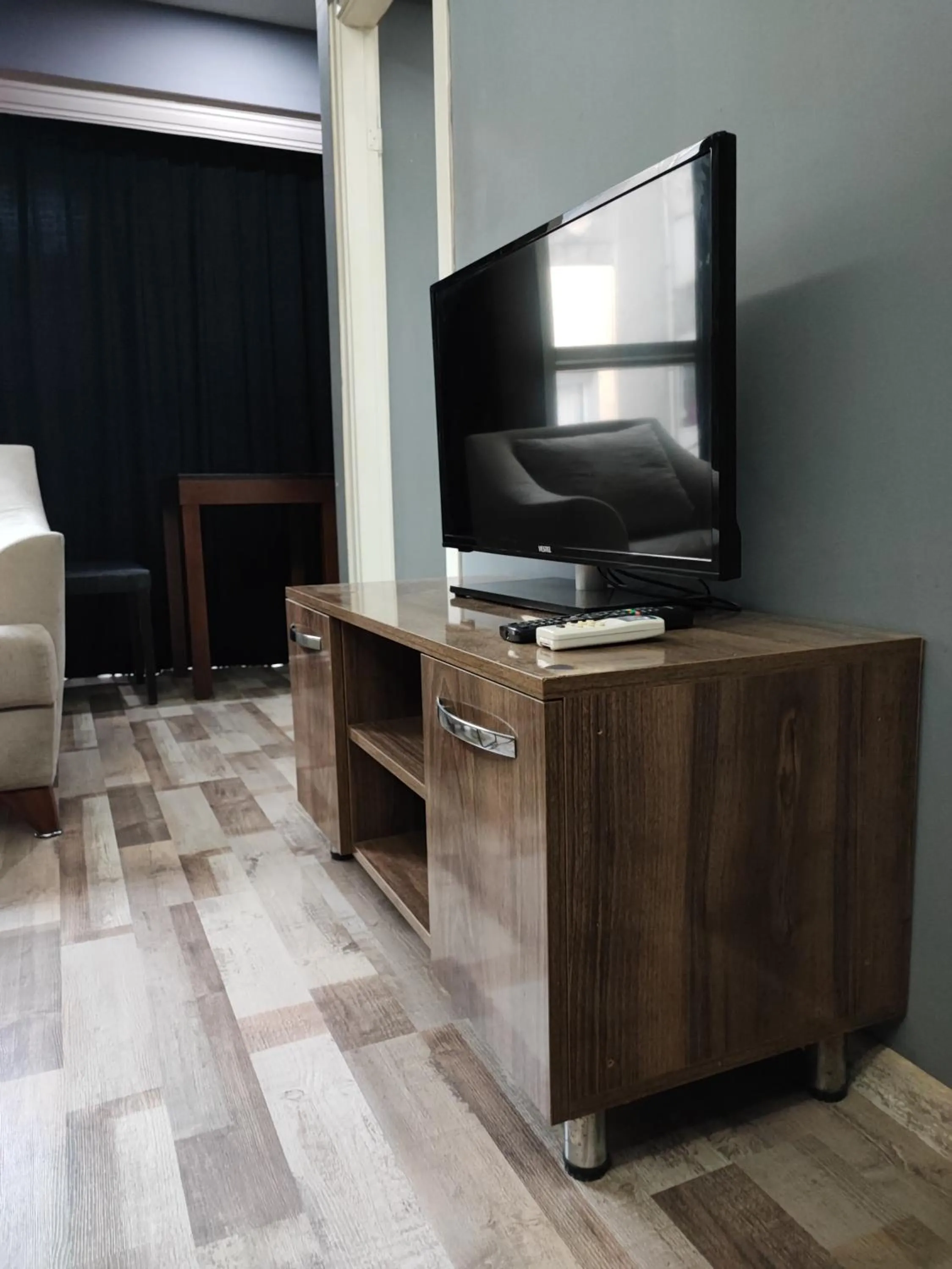 Smyrna Homes & Suits